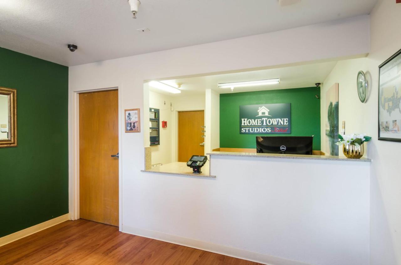 Hometowne Studios By Red Roof Denver - Торнтон Экстерьер фото